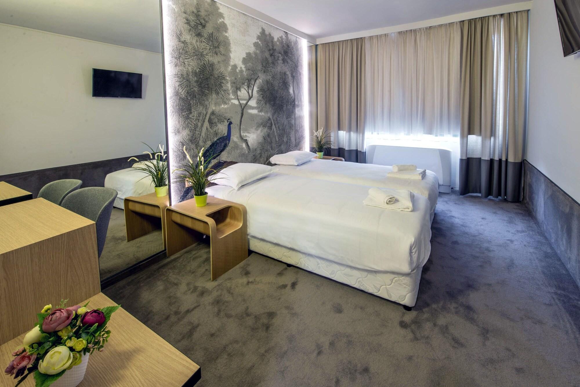 Park Hotel Raya Garden - Free Parking Велико-Тирново Екстер'єр фото