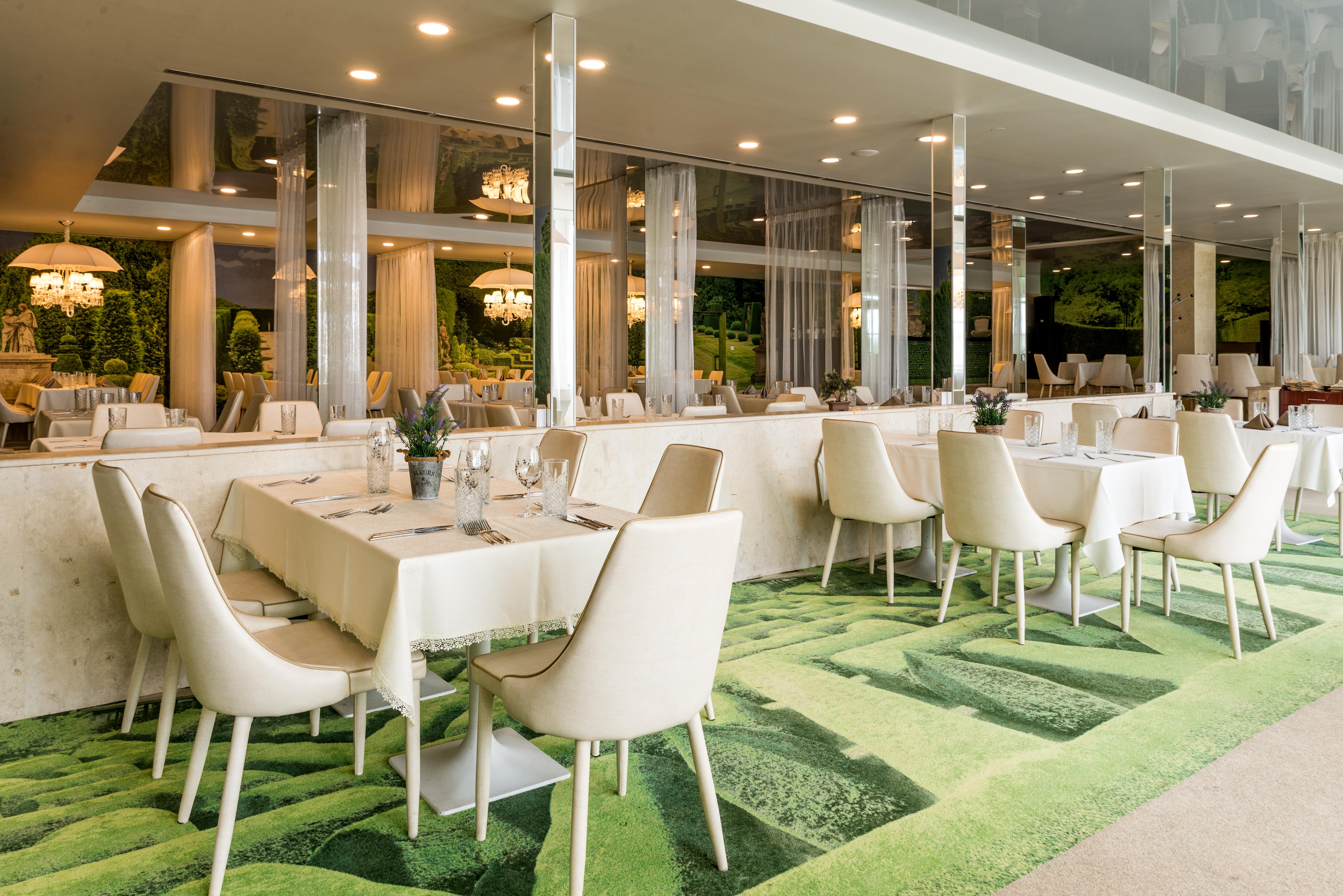 Park Hotel Raya Garden - Free Parking Велико-Тирново Екстер'єр фото