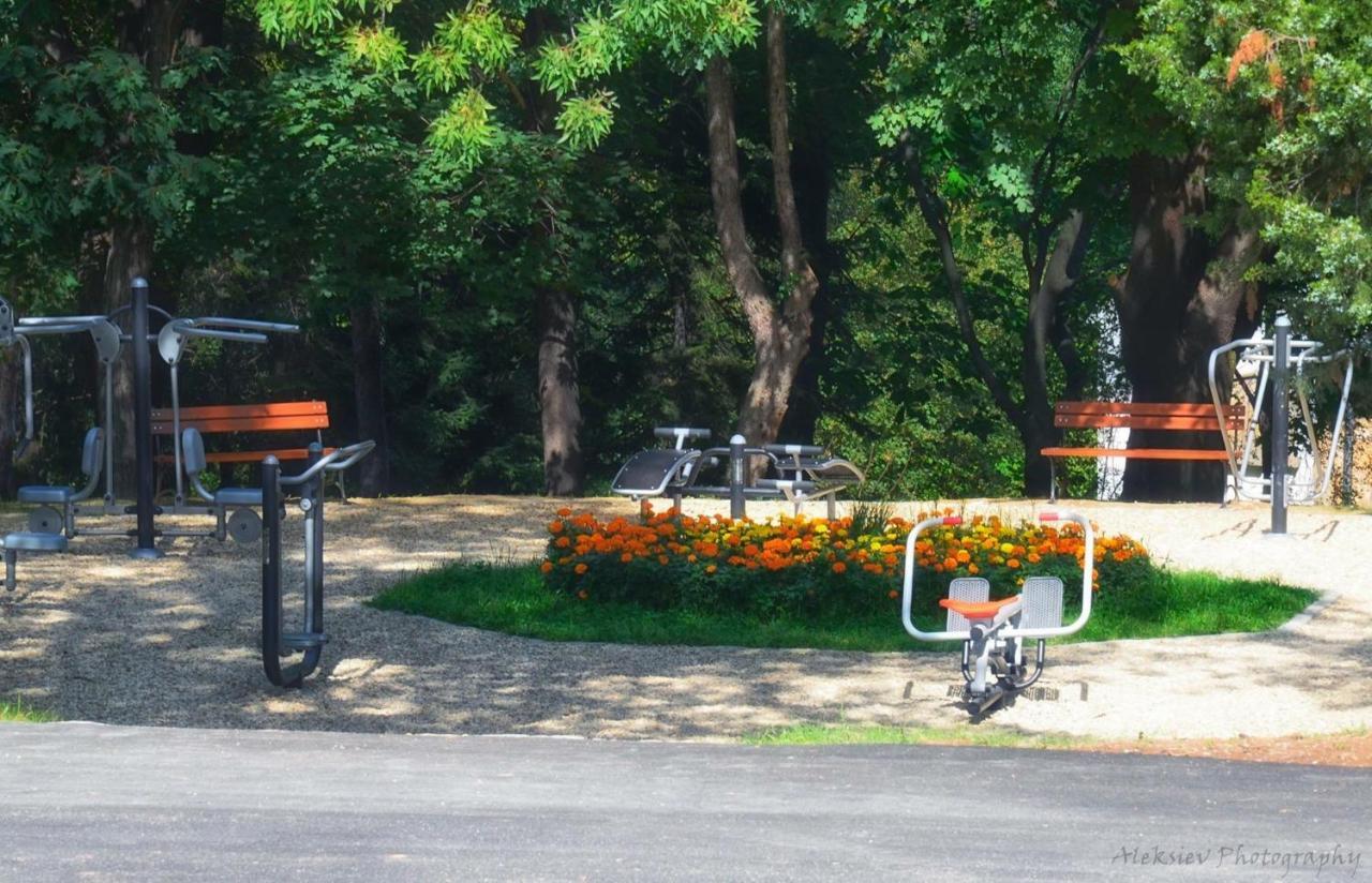 Park Hotel Raya Garden - Free Parking Велико-Тирново Екстер'єр фото